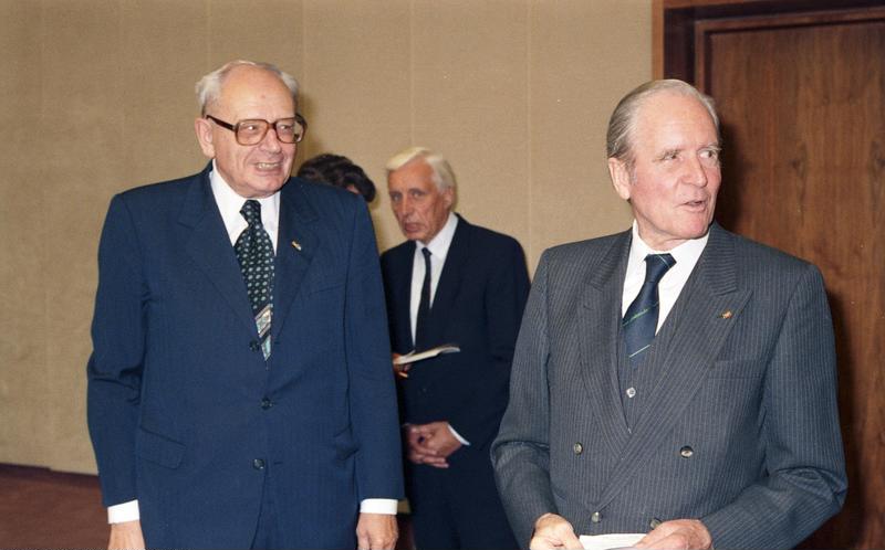 Richard Jaeger (left) and the former President of the Federal Republic of Germany/Bundespräsident [[Karl Carstens