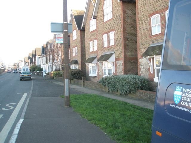 File:Bus stop on Terminus Road - geograph.org.uk - 1055648.jpg