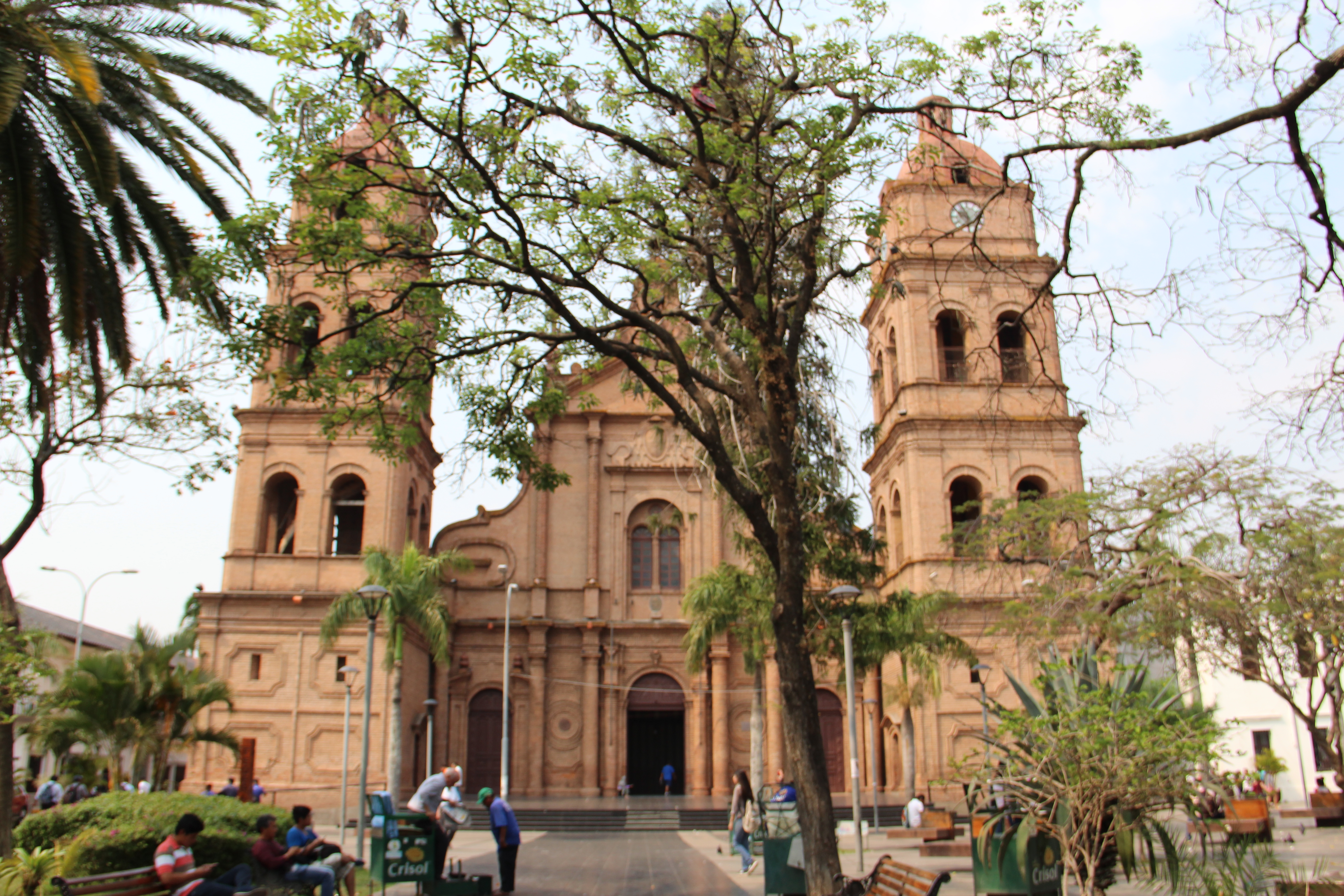 Санта крус боливия. Ле Катедрал де ла Санта Круз. Santa Cruz Bolivia. Боливия Санта-Крус-де-ла-Сьерра местная еда. Боливия Департамент Санта-Крус природа.