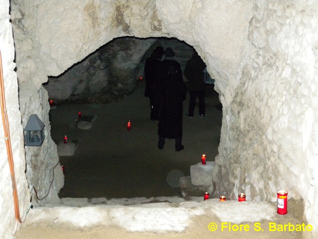 File:Grottaminarda (AV), 2010, il Castello d'Aquino- i cunicoli sotterranei. (4271429719).jpg