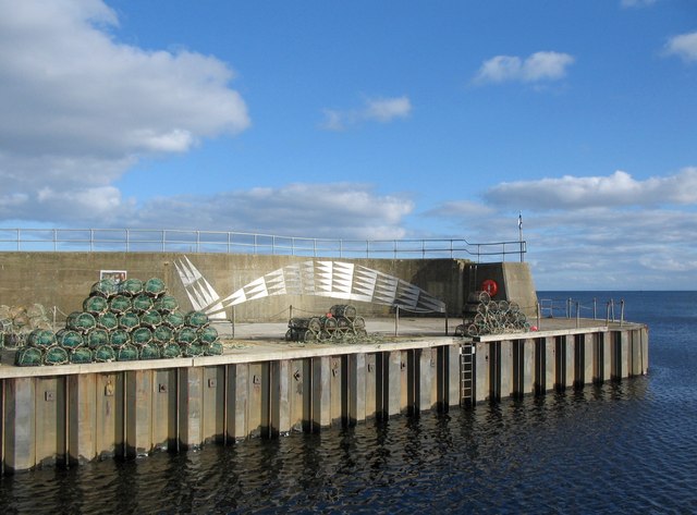 File:Harbour wall, Helmsdale - geograph.org.uk - 554277.jpg