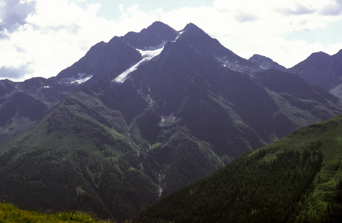 Hoer Rifler (3,168 m)