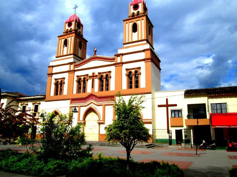 File:Iglesia De Florida (23187239).jpeg