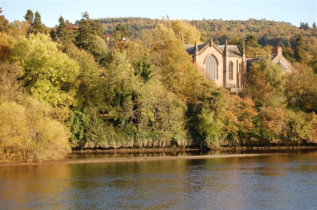 File:Kinnoull Church - geograph.org.uk - 589766.jpg