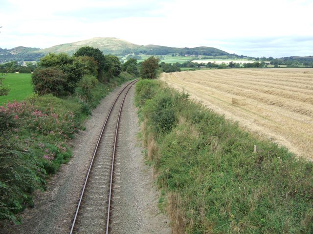 File:Line to Welshpool - geograph.org.uk - 539009.jpg