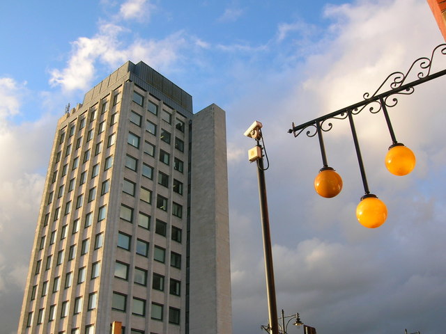 File:Oldham Civic Centre.jpg