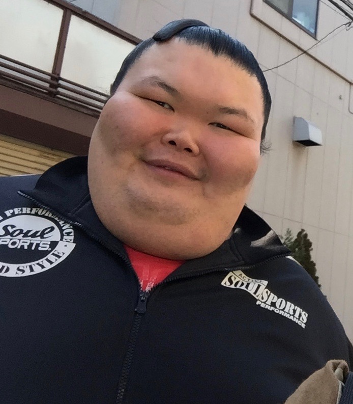 Orora_sumo_wrestler_2016.jpg