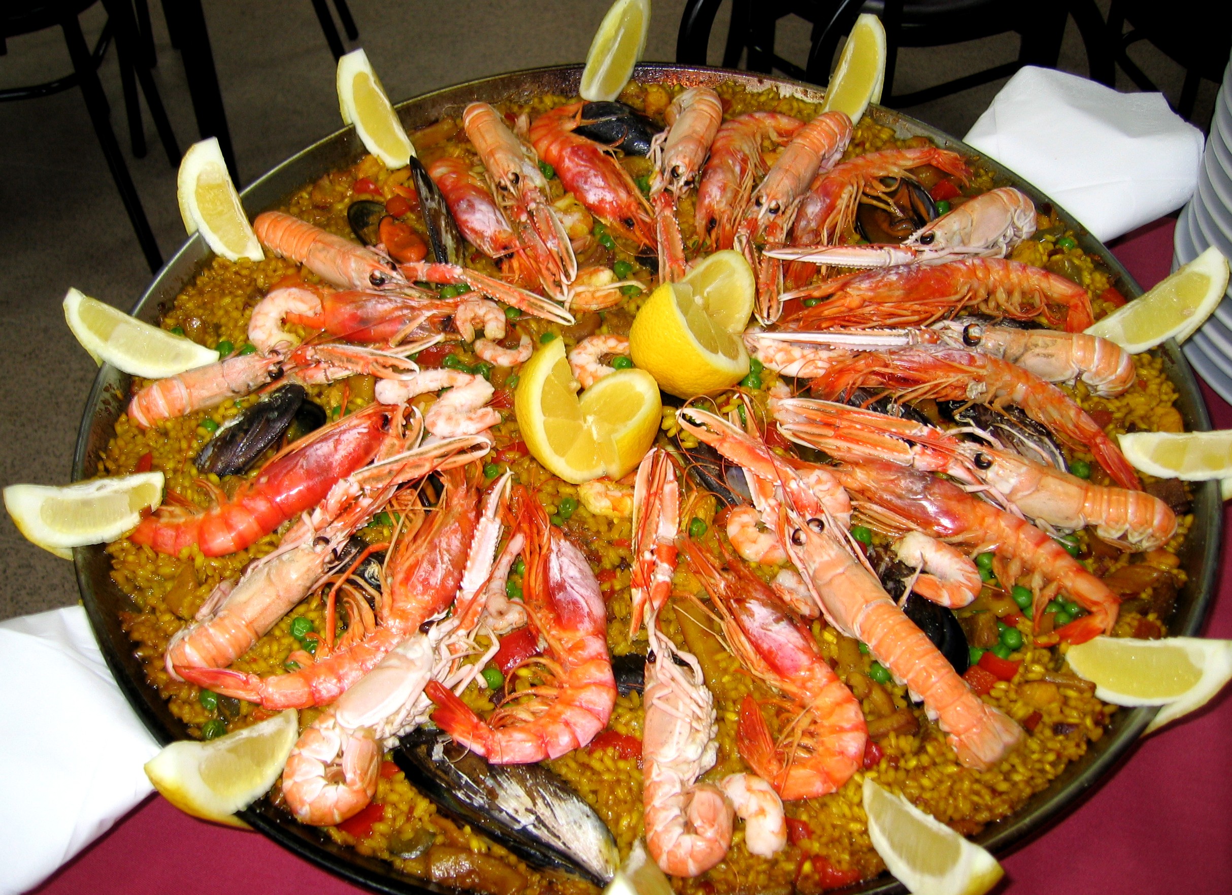 File:Paella de marisco 01.jpg - Wikimedia Commons