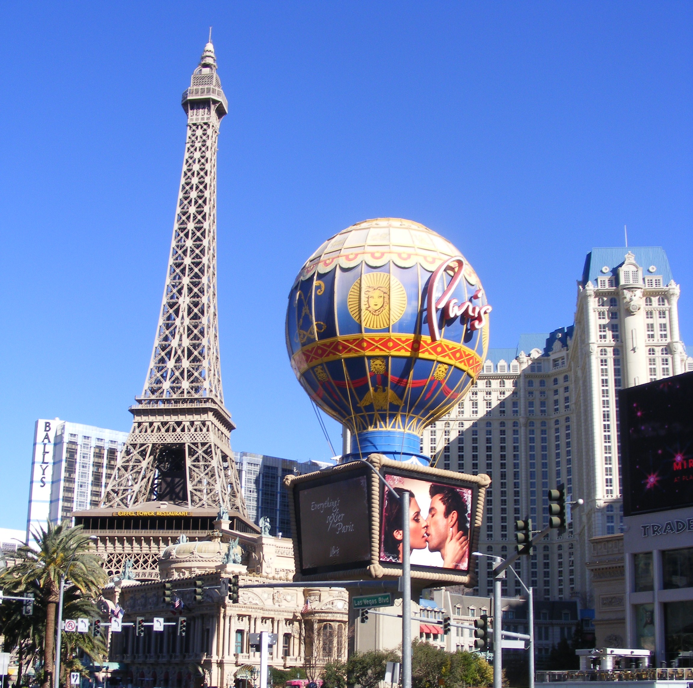 File:Paris Las Vegas 2009.jpg - Wikipedia