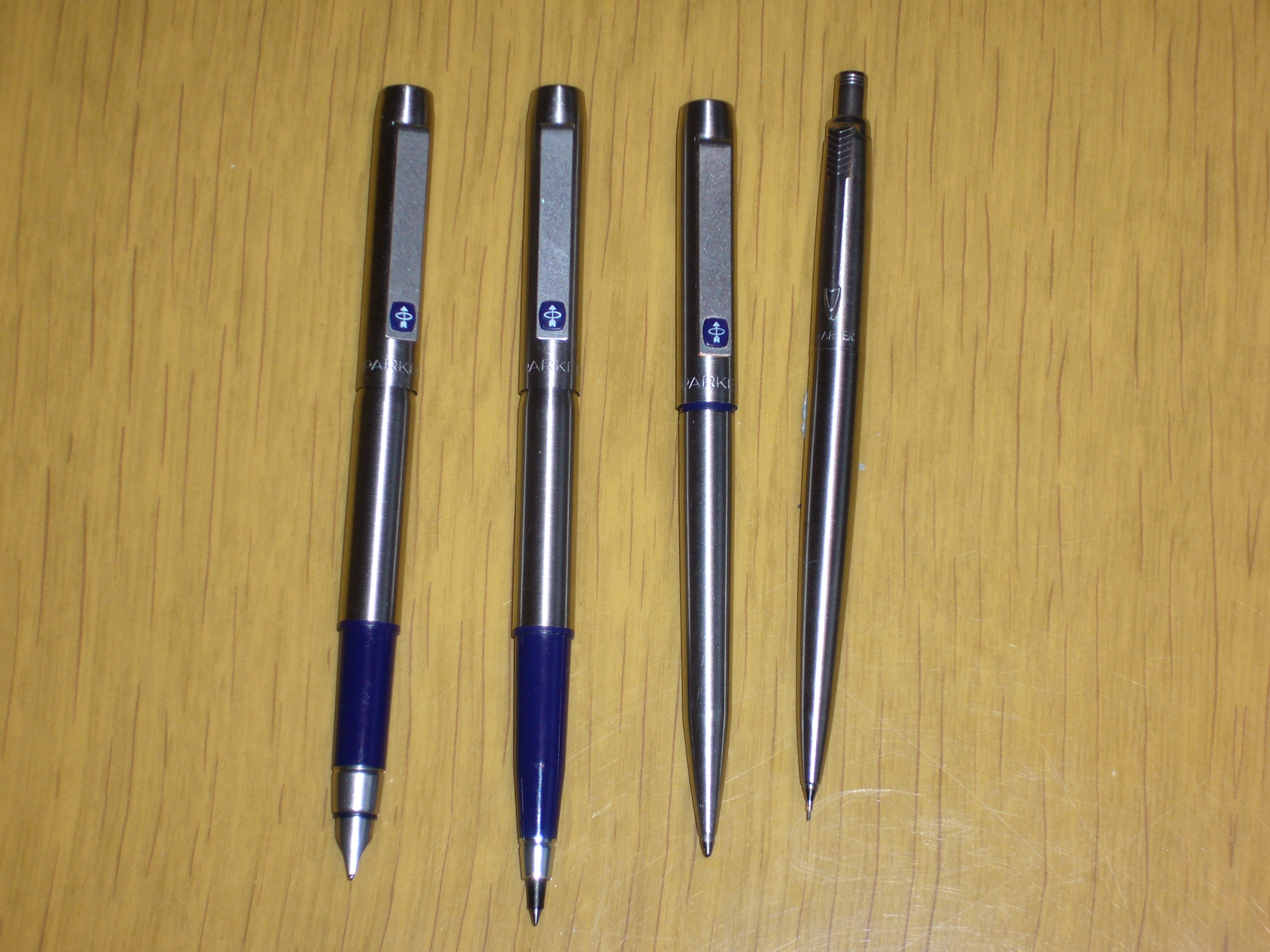 File:Parker Pen-pens set.jpg 