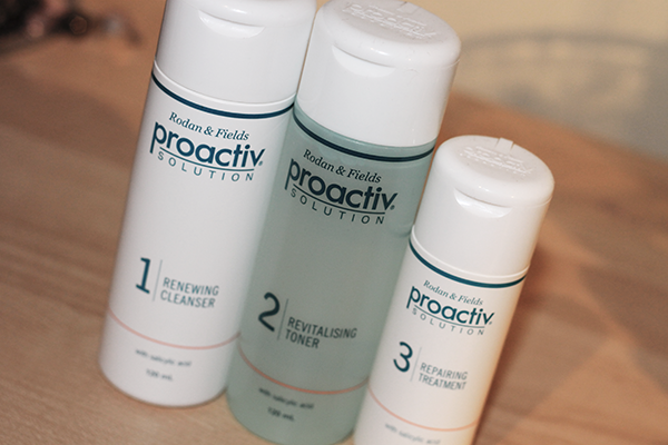 File:Proactiv three-step kit, June 2013.png