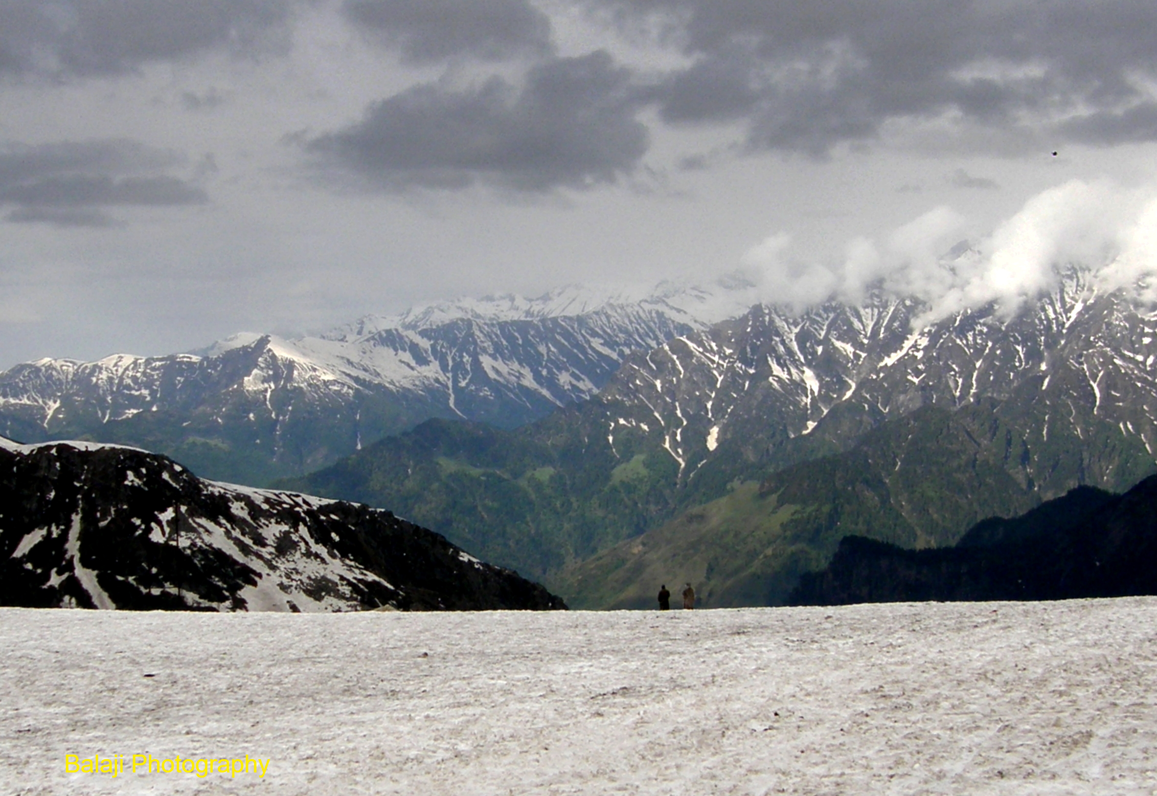 File:Rohtang Pass - Himachal Pradesh - India (5480874226).jpg - Wikimedia  Commons