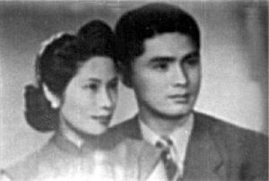 File:Rong Yiren and Yang Jianqing.jpg