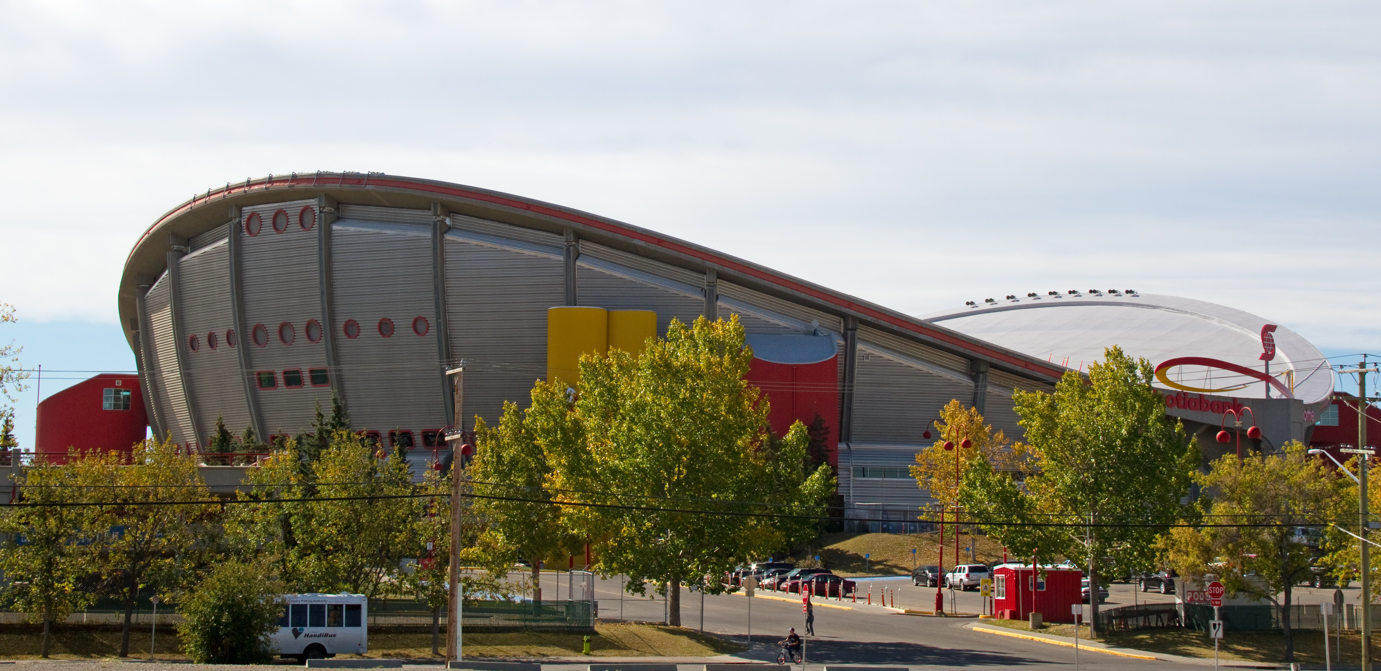 Scotiabank Saddledome - Wikipedia