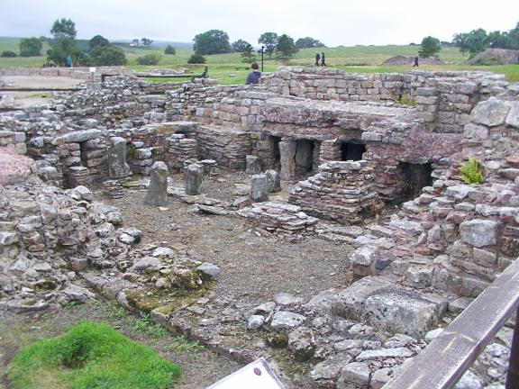 File:Vindolanda Roman fort - geograph.org.uk - 1814.jpg