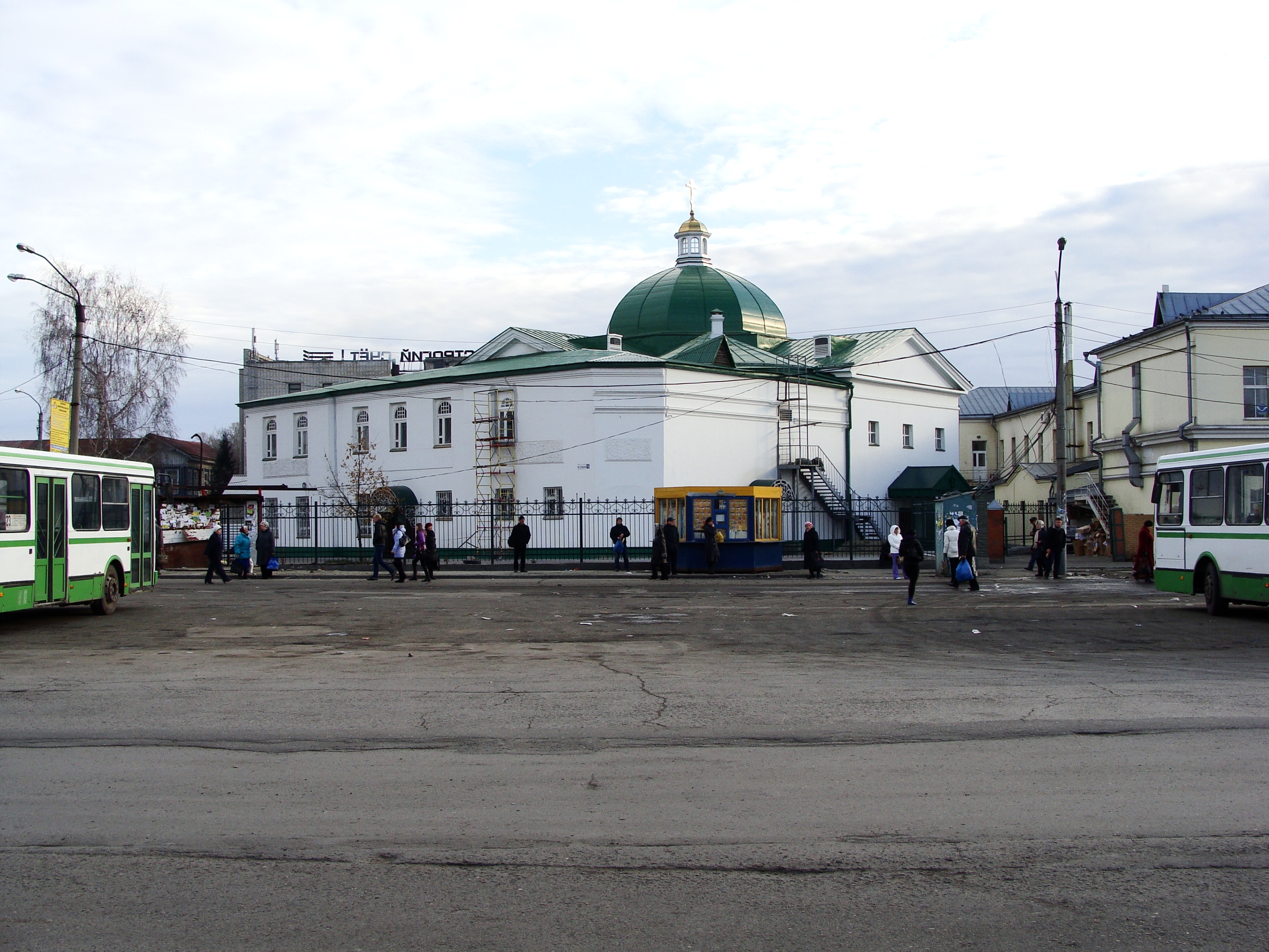 Площадь Спартака (Барнаул) — Википедия