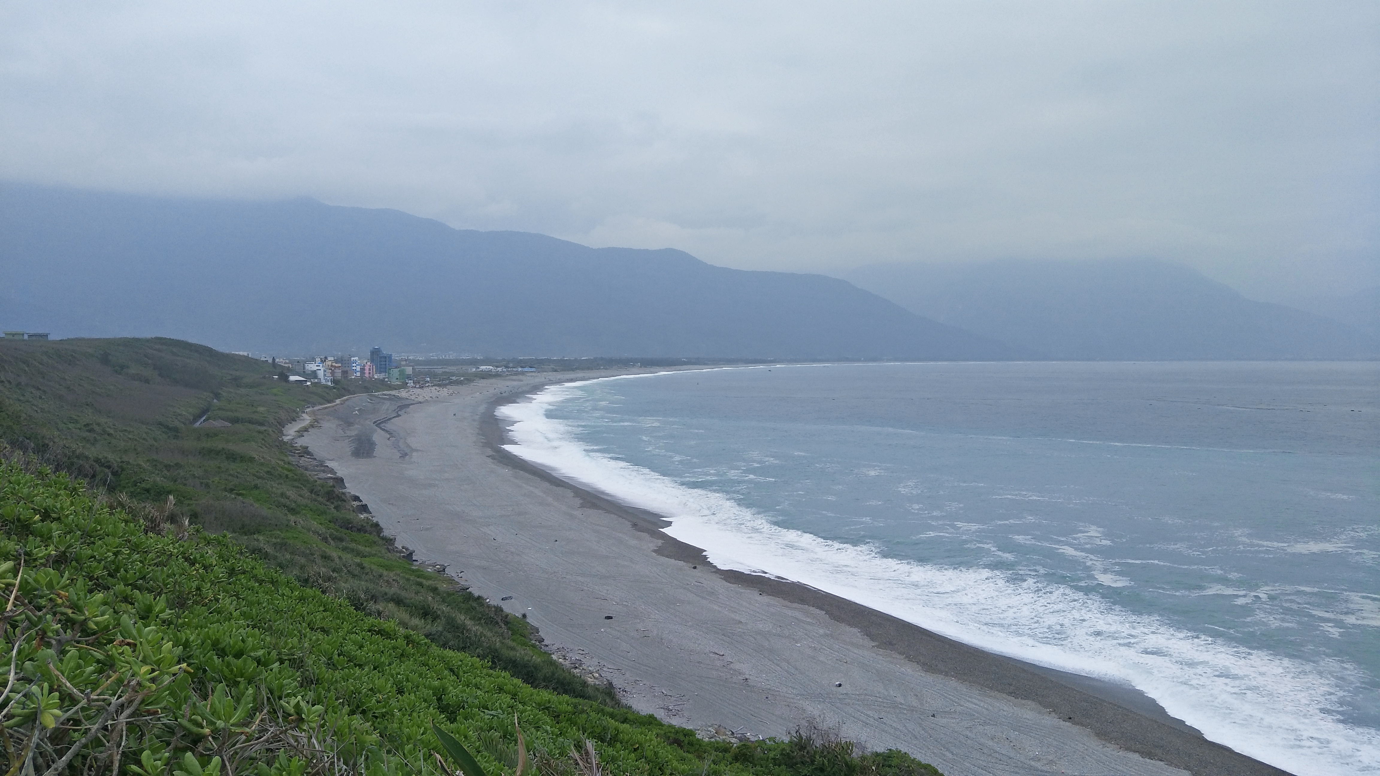 File 四八高地俯瞰七星潭overlooking Chihsingtan Beach From 48 Highland 18 04 01 Jpg 维基百科 自由的百科全书