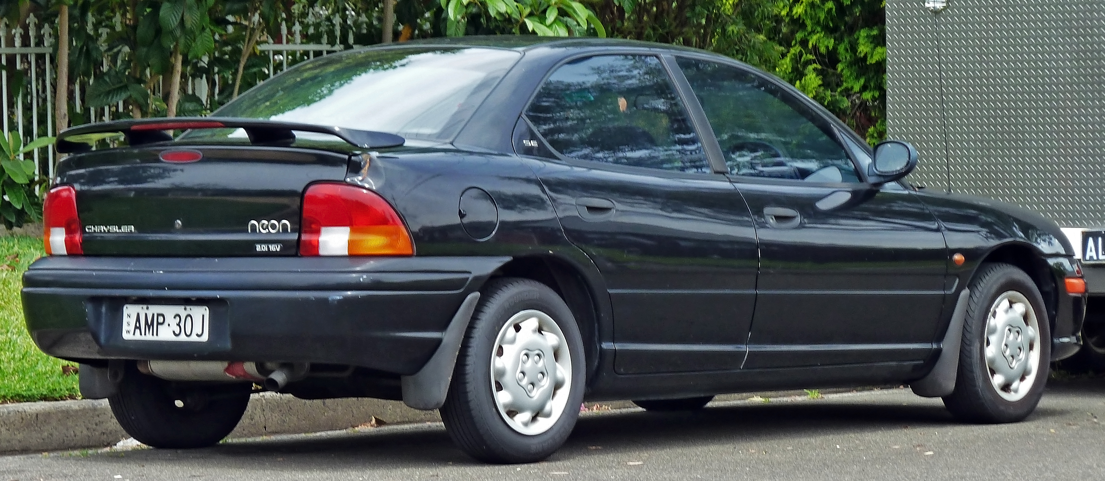 ファイル:1997 Chrysler Neon SE sedan (2010-12-10).jpg - Wikipedia