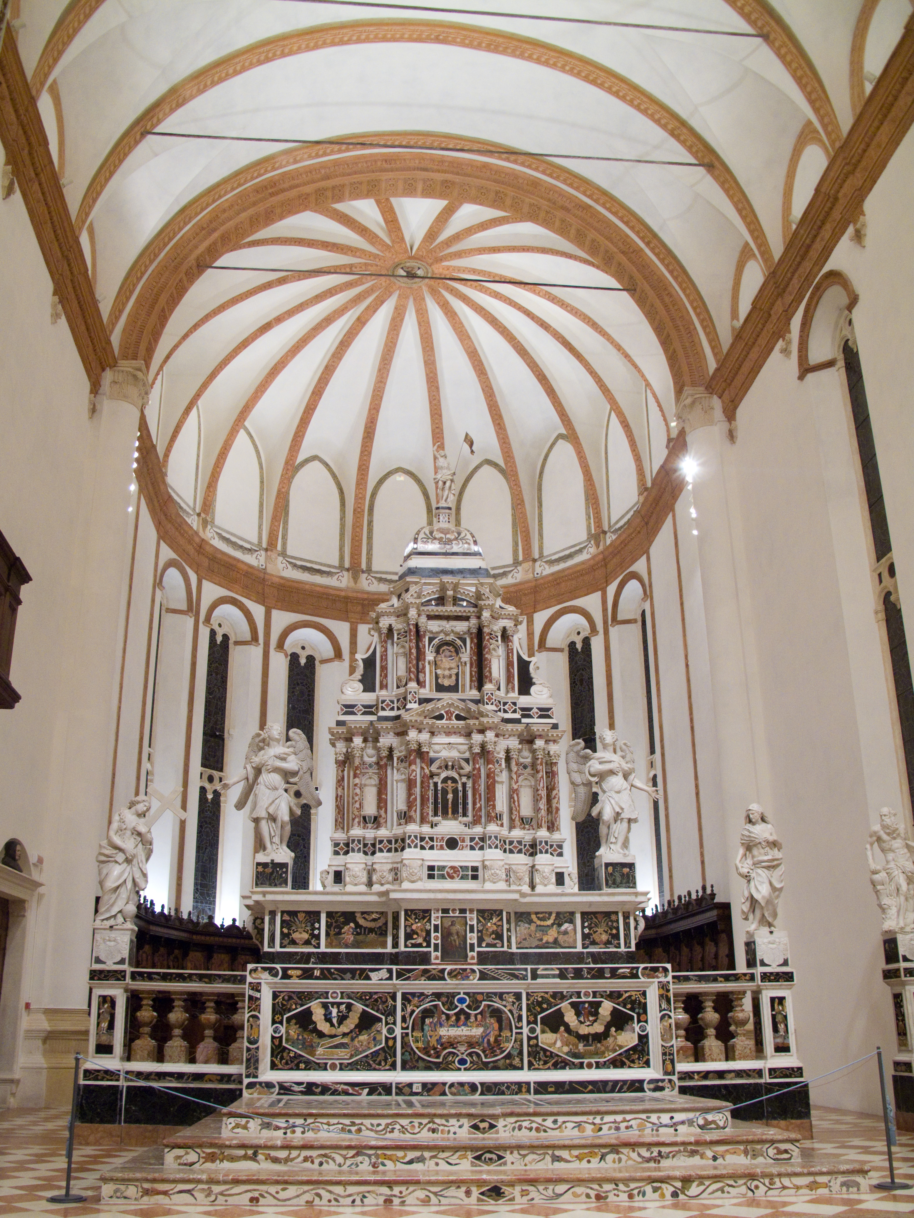 File:Kleinmariazell - Altar Scholastica 2.jpg - Wikimedia Commons