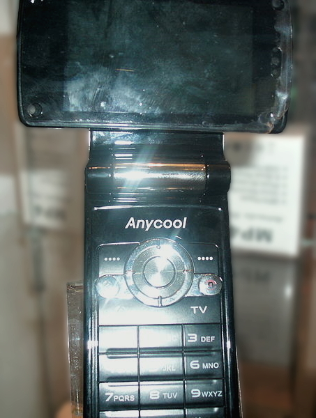 File:Anycool V876 mobile phone.jpg