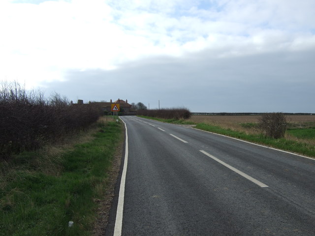 File:Bempton Lane towards Bridlington - geograph.org.uk - 2858882.jpg