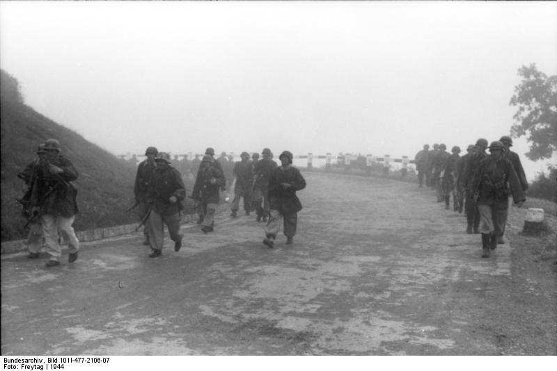 File:Bundesarchiv Bild 101I-477-2106-07, Bei Mailand, deutsche Soldaten auf dem Marsch.jpg