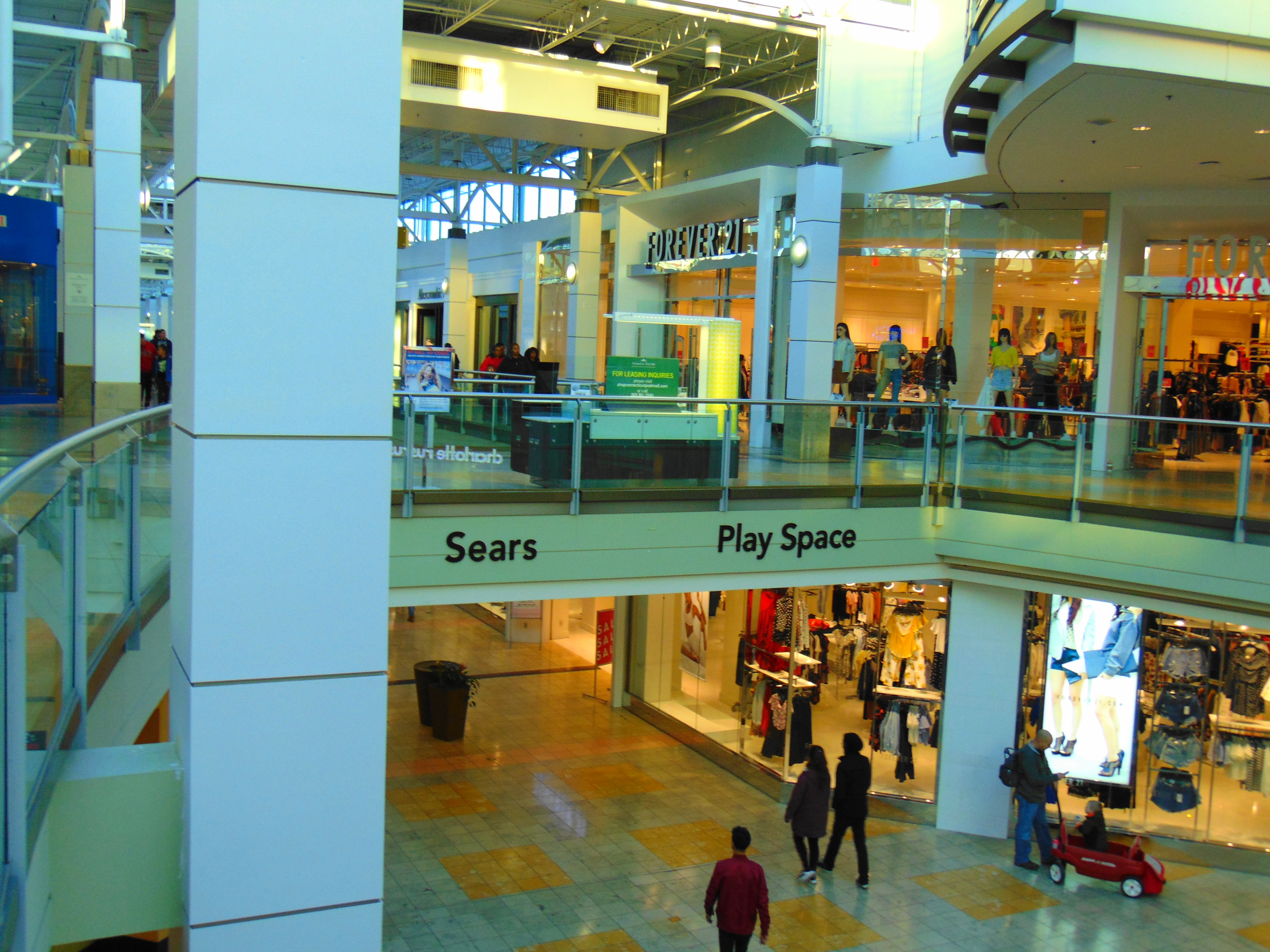 Connecticut Post Mall ::: Store ::: Lids