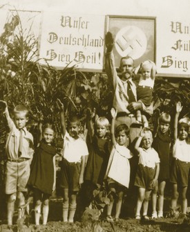 File:Crianças Juventude Hitlerista - Pres. Bernardes, c. 1930.jpg