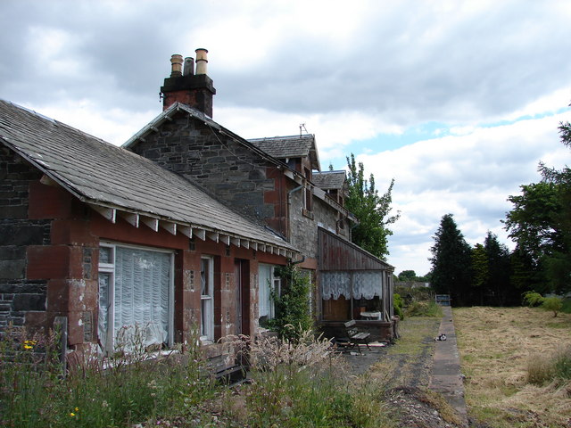 File:Crossmichael Station House - geograph.org.uk - 841836.jpg