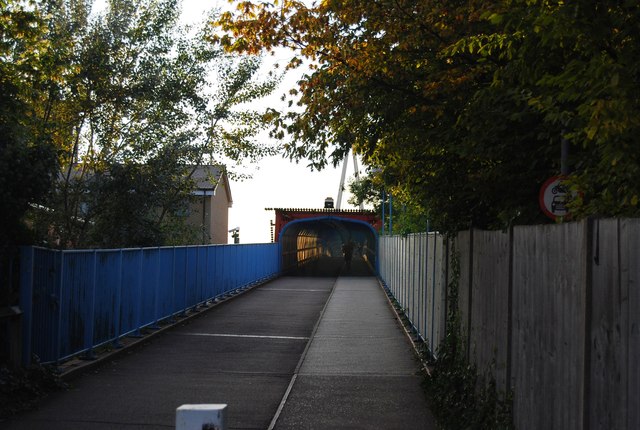 File:Cycle track over the railway - geograph.org.uk - 3776215.jpg