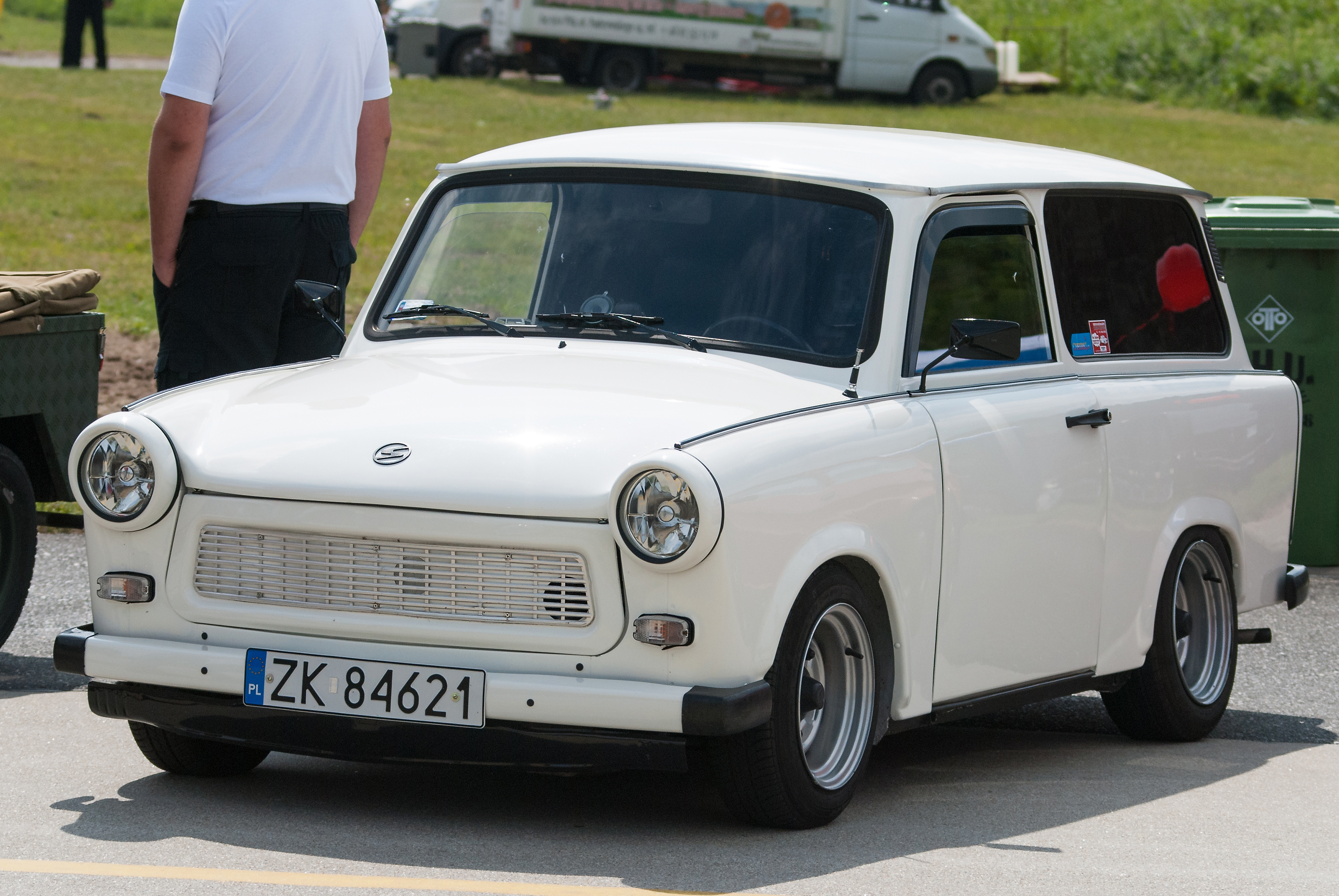 Trabant с человек