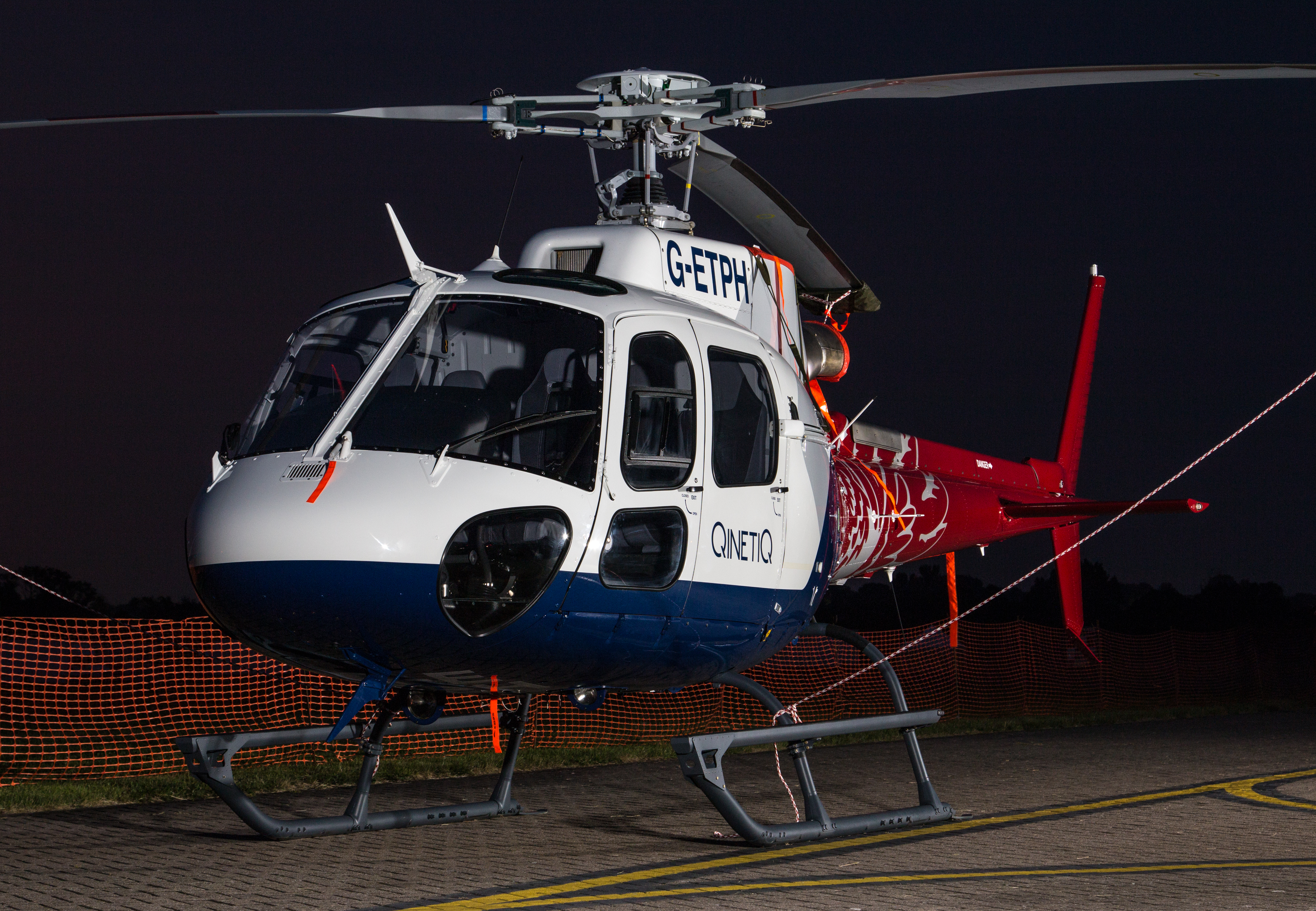 File Egwc Airbus Helicopters As350b3 Ecurueil G Etph 42024887694 Jpg Wikimedia Commons