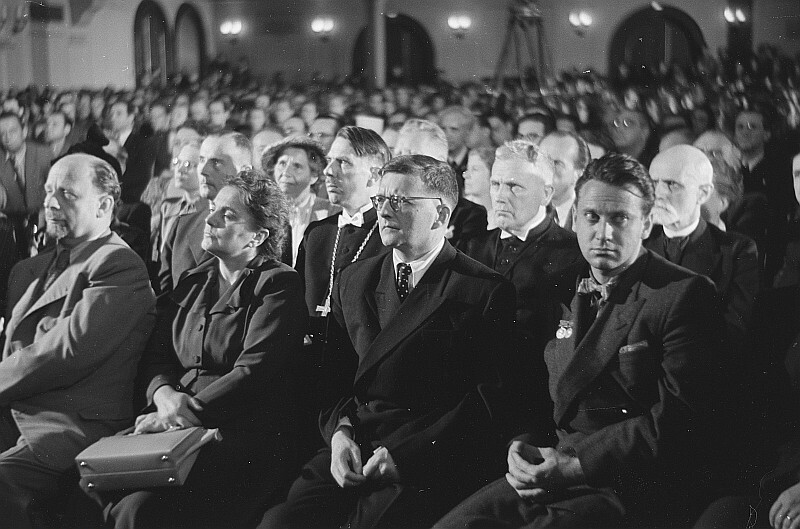 File:Fotothek df roe-neg 0002794 003 Portrait Dmitri Dmitrijewitsch Schostakowitchs sowie Walter und Lotte Ulbrichts.jpg