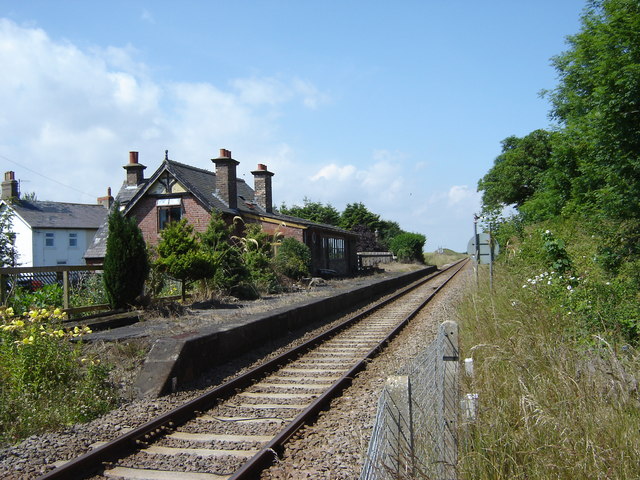 File:Gristhorpe station - geograph.org.uk - 1423616.jpg