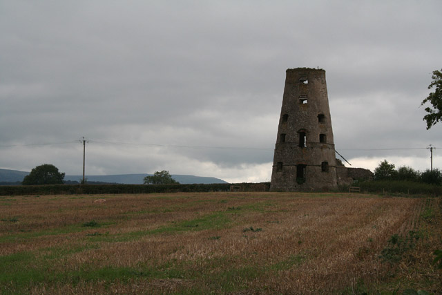 File:Gwehelog Fawr, Llancayo windmill - geograph.org.uk - 55792.jpg