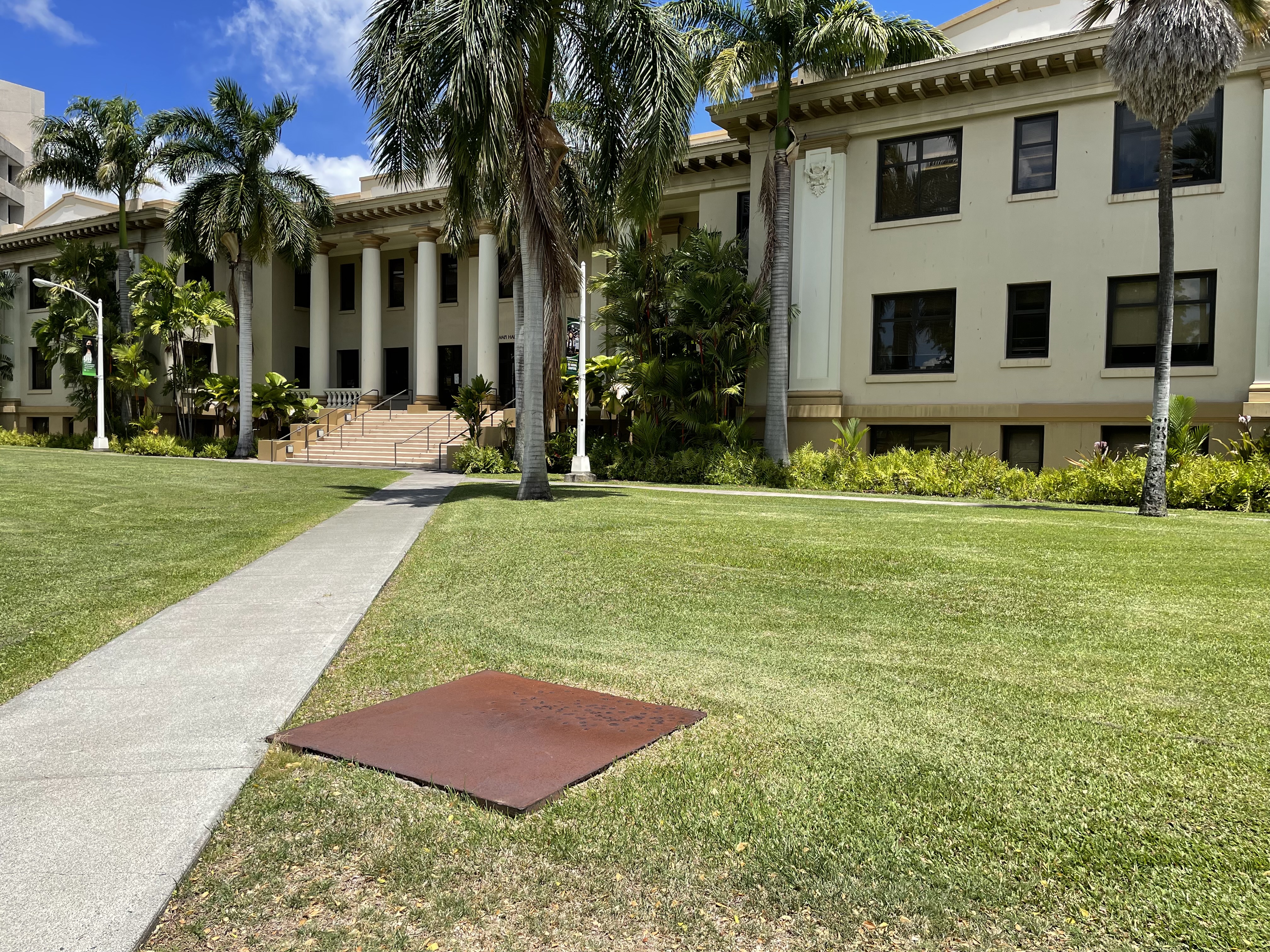 university of hawaii at manoa campus