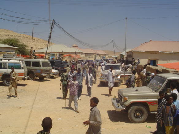 File:Las Anod street scene.jpg