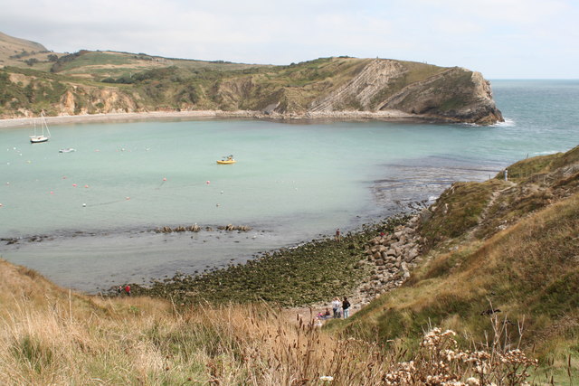 File:Lulworth Cove - geograph.org.uk - 804680.jpg