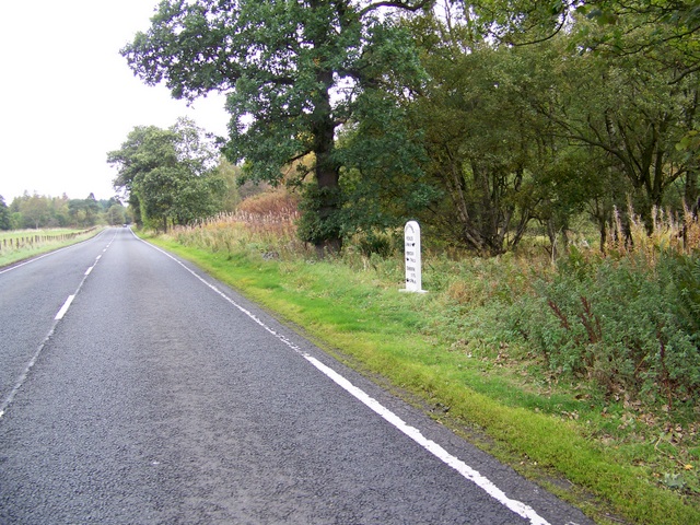 File:Milestone near Shiphams - geograph.org.uk - 1557613.jpg