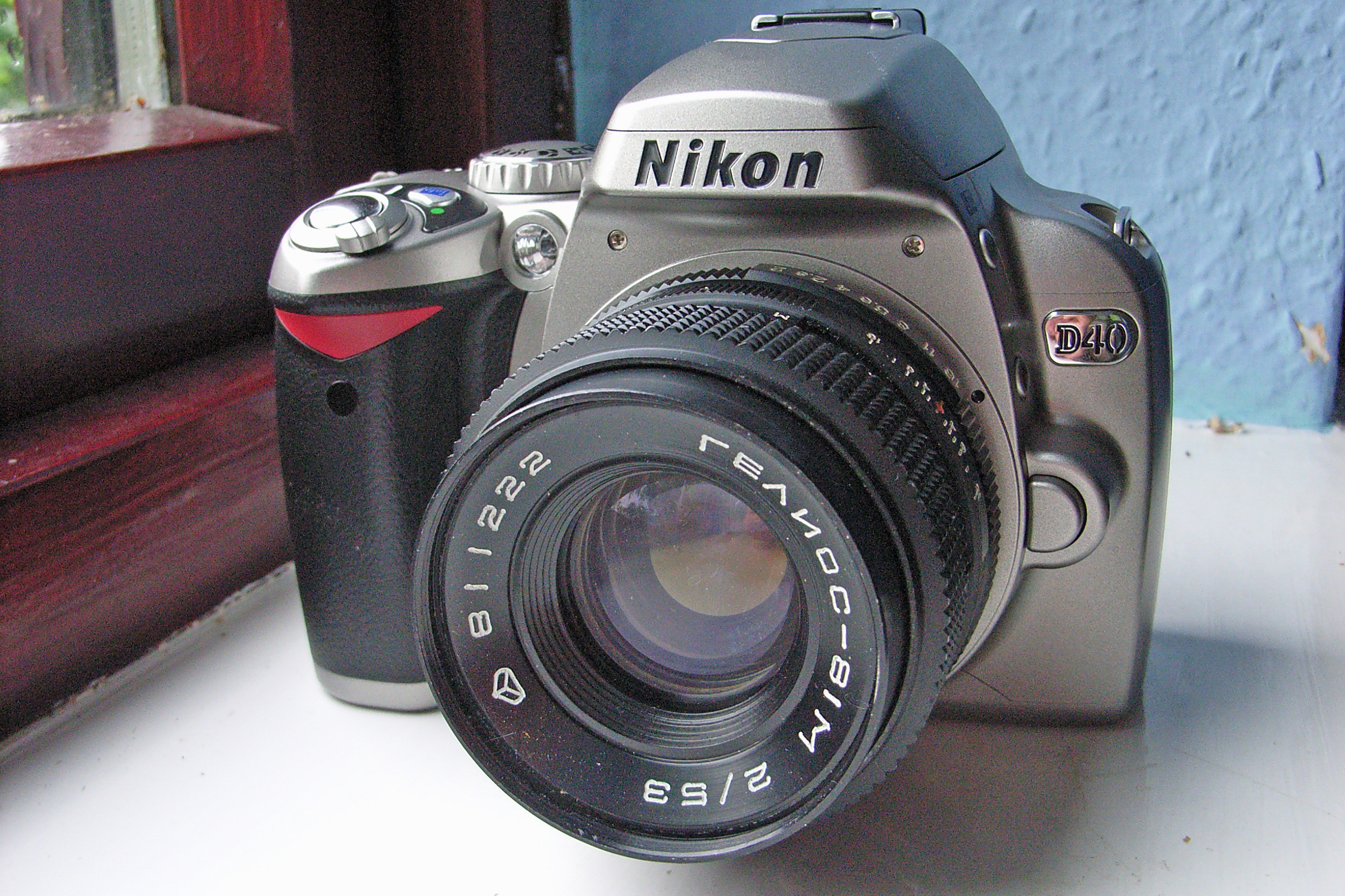 File:Nikon D40 with Russian Helios 81-M lens. (547203637).jpg - Wikimedia  Commons