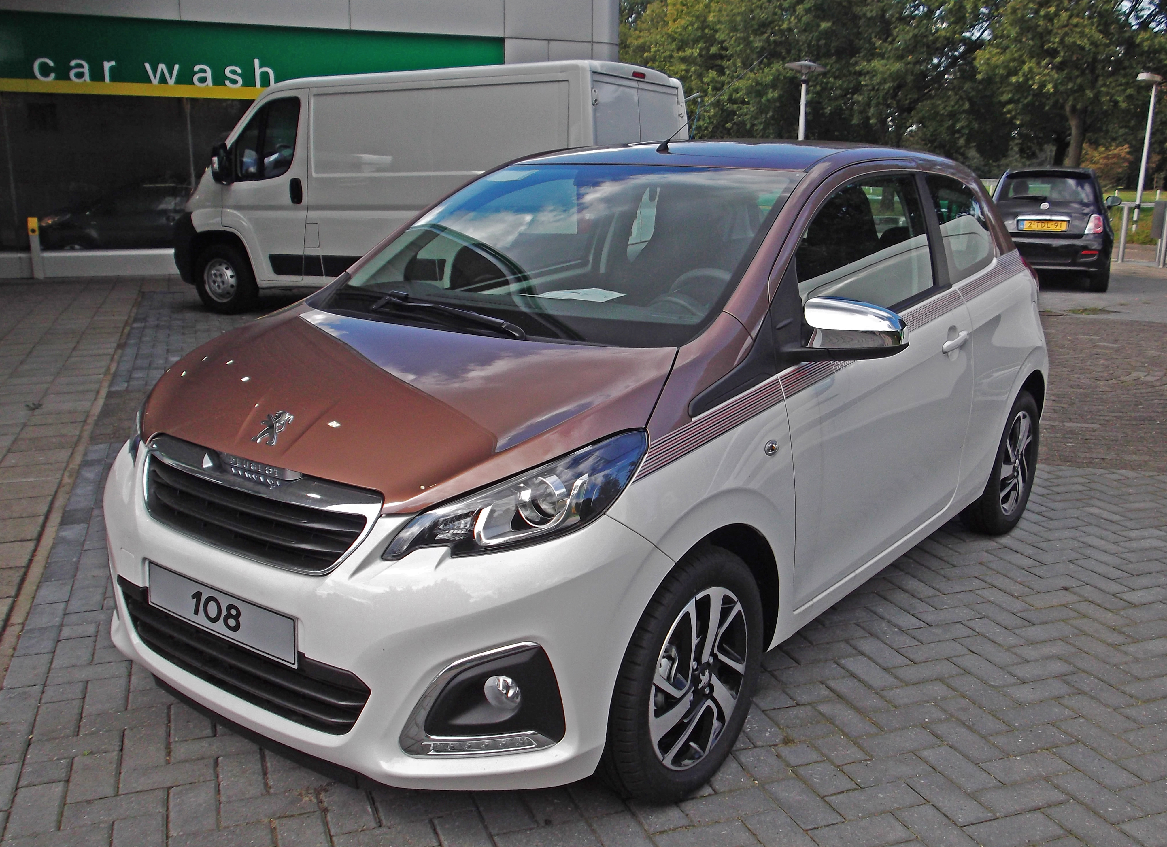 Illustration : PEUGEOT - 108 1.2 PURE TECH 82 GT LINE