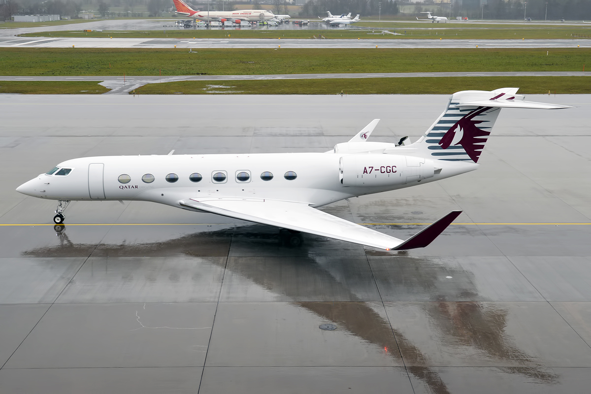 Discover the Ultimate Luxury: The Gulfstream G700 Business Jet