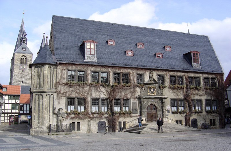 File:Quedlinburg-Rathaus.jpg