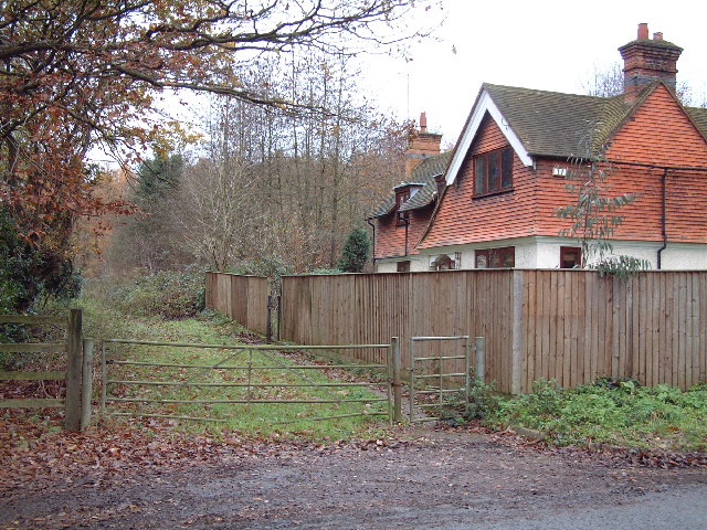 File:Sandy Bottom Lodge - geograph.org.uk - 87700.jpg