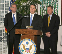 File:Senate Majority Leader Bill Frist Leads Delegation To Warsaw 1.jpg