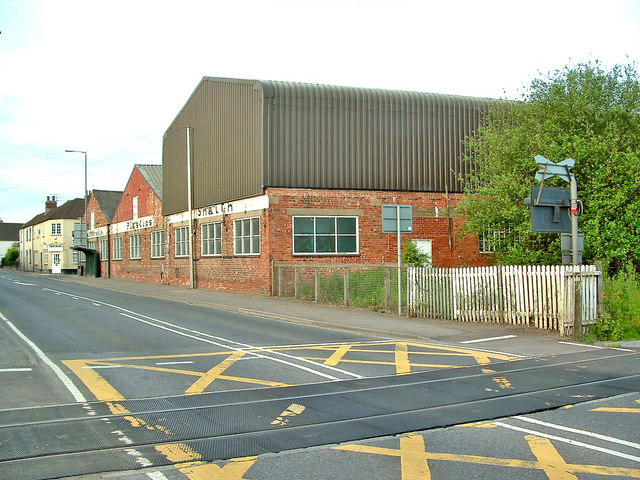 File:Snaith Clog Factory - geograph.org.uk - 242915.jpg - Wikipedia