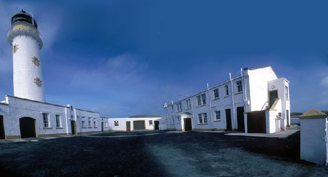 File:South Lighthouse, Fair Isle - geograph.org.uk - 9197.jpg