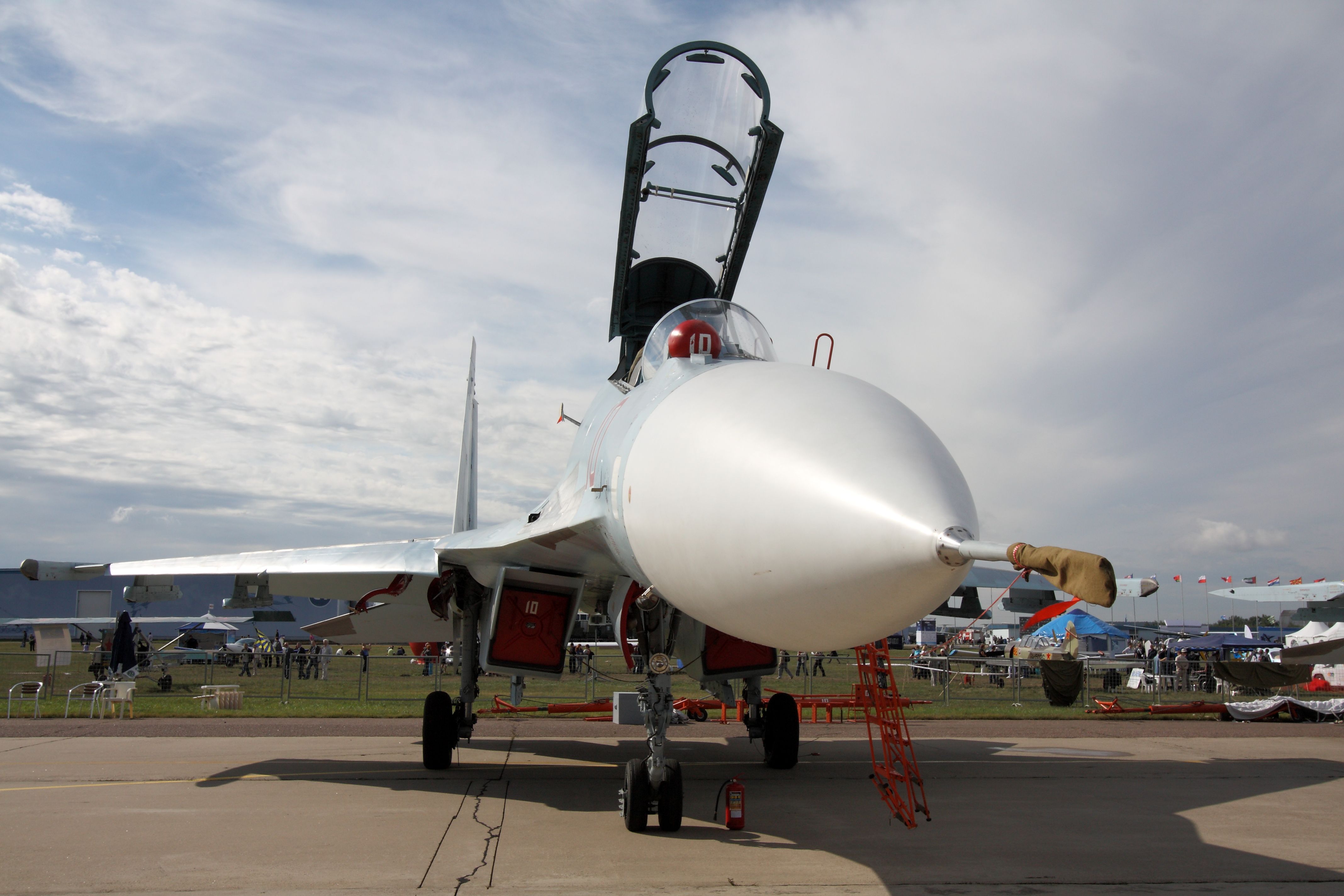 Sukhoi Su-30 MK2 - Página 12 Sukhoi_Su-30%D0%9C2_at_the_MAKS-2011_%2802%29