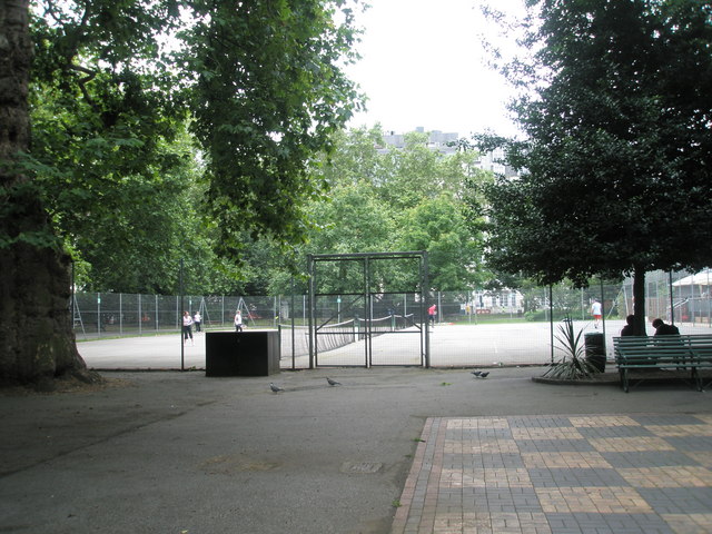 File:Tennis courts within Lincoln's Inn Fields.jpg