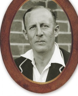 <span class="mw-page-title-main">Trevor Rowlands (Australian footballer)</span> Australian rules footballer, born 1904
